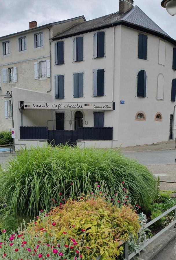Chocolat Apartment Bagneres-de-Bigorre Bagian luar foto